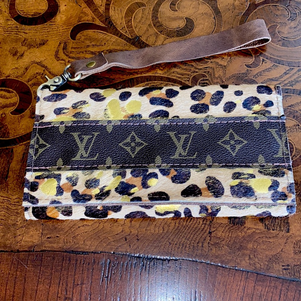 Louis Vuitton cowhide wristlet